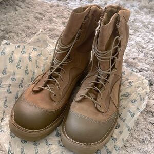 Tan Lace-Up Combat Boots – Rugged & Ready